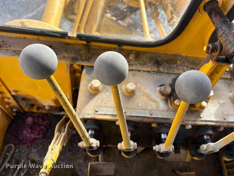 image for item ET6907 1962 Caterpillar 112 rigid frame motor grader