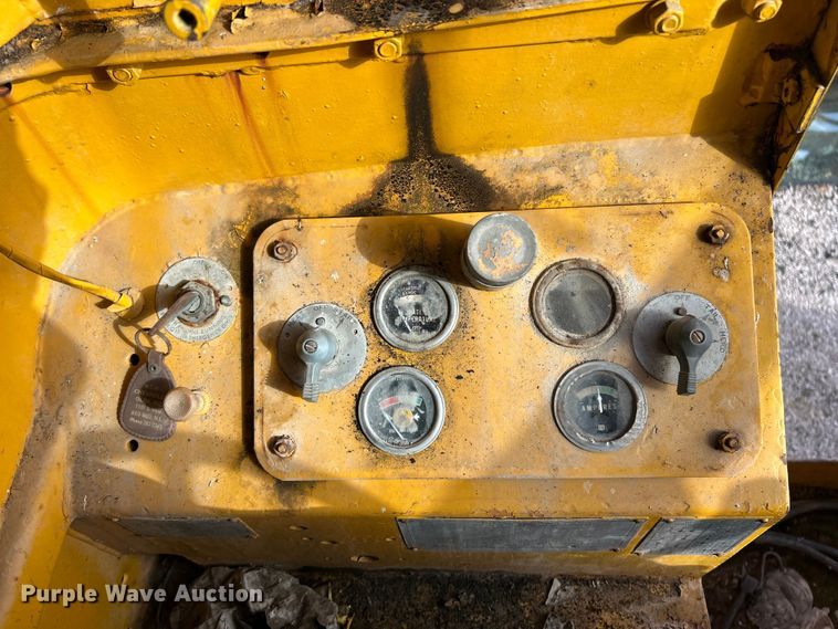 image for item ET6907 1962 Caterpillar 112 rigid frame motor grader