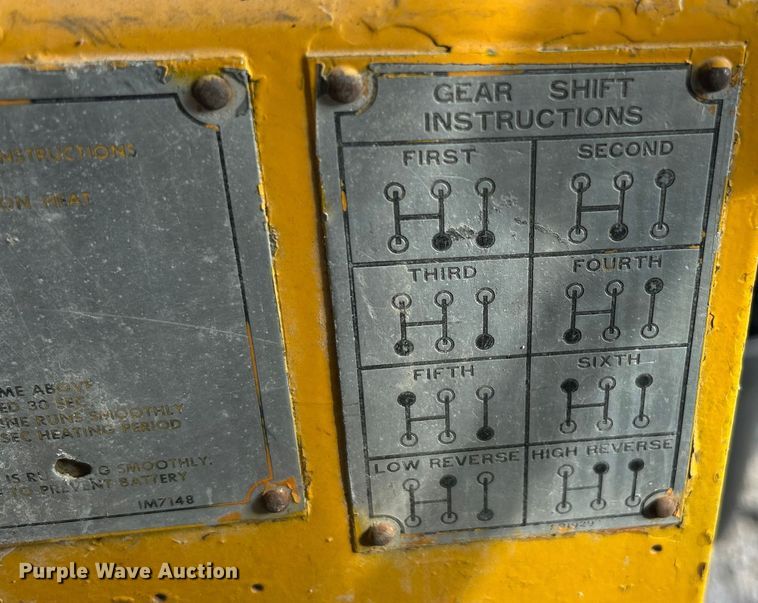 image for item ET6907 1962 Caterpillar 112 rigid frame motor grader