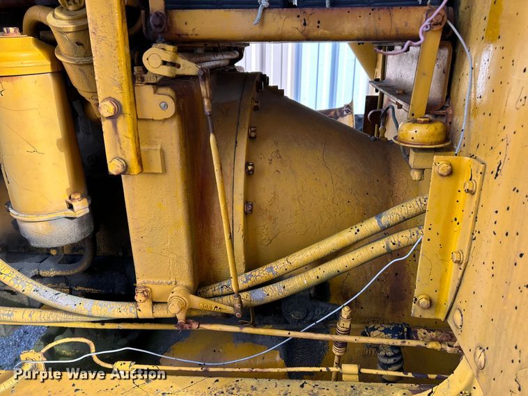 image for item ET6907 1962 Caterpillar 112 rigid frame motor grader