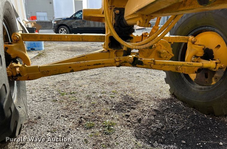 image for item ET6907 1962 Caterpillar 112 rigid frame motor grader