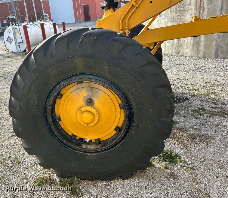 image for item ET6907 1962 Caterpillar 112 rigid frame motor grader