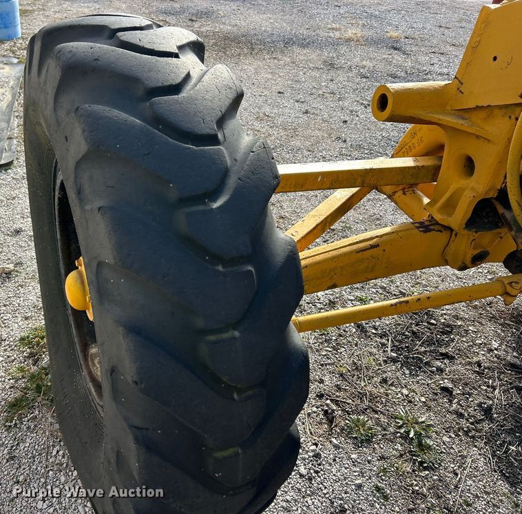 image for item ET6907 1962 Caterpillar 112 rigid frame motor grader