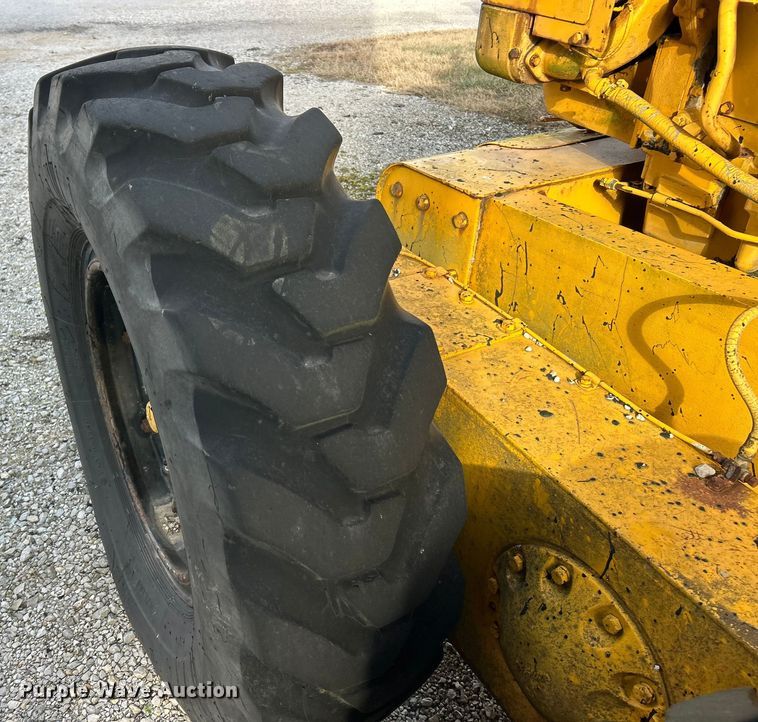 image for item ET6907 1962 Caterpillar 112 rigid frame motor grader