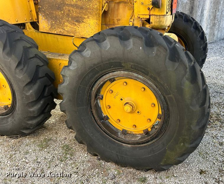 image for item ET6907 1962 Caterpillar 112 rigid frame motor grader