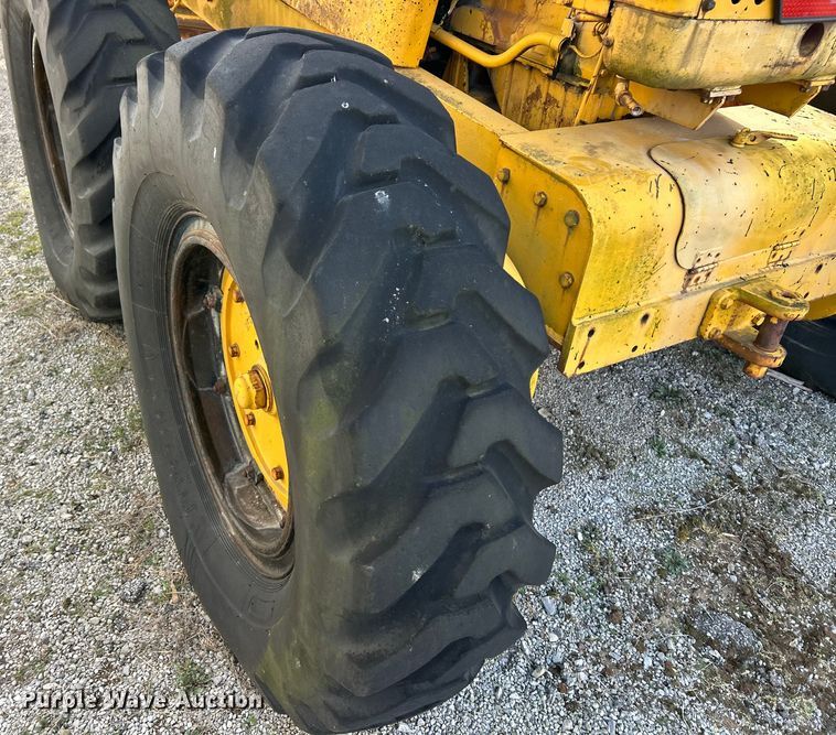 image for item ET6907 1962 Caterpillar 112 rigid frame motor grader