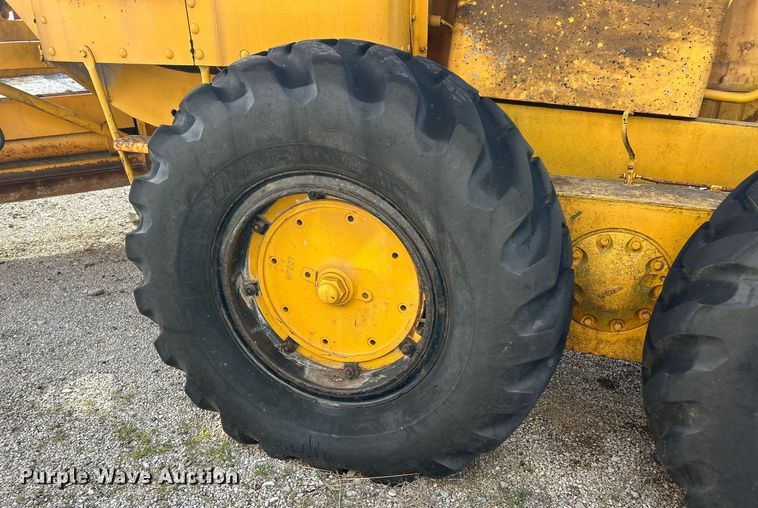 image for item ET6907 1962 Caterpillar 112 rigid frame motor grader