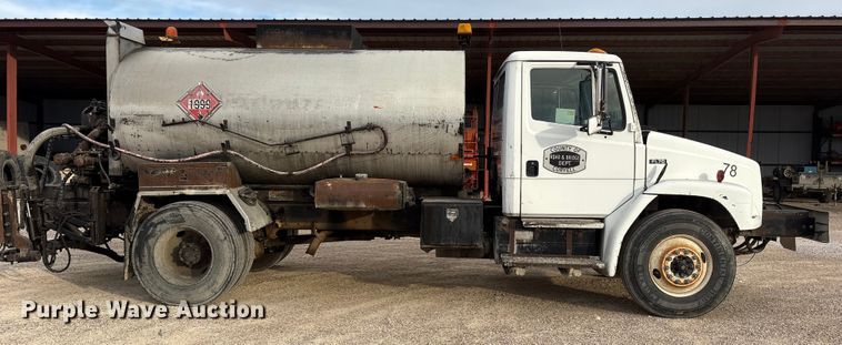 image for item ET7487 1999 Freightliner FL70 oil distributor truck