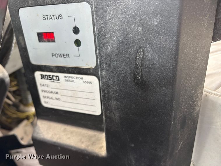 image for item ET7487 1999 Freightliner FL70 oil distributor truck