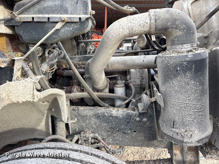 image for item ET7487 1999 Freightliner FL70 oil distributor truck