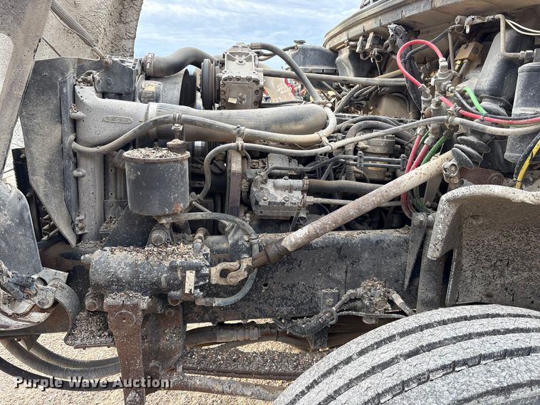 image for item ET7487 1999 Freightliner FL70 oil distributor truck