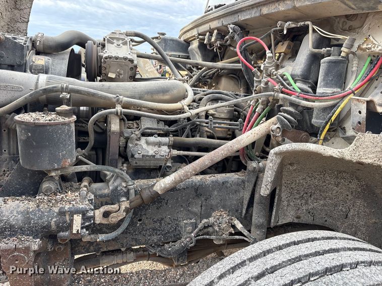 image for item ET7487 1999 Freightliner FL70 oil distributor truck