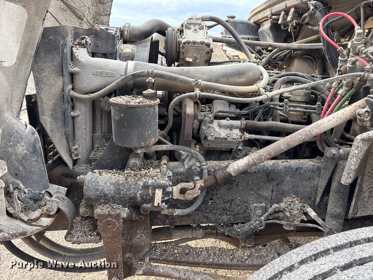 image for item ET7487 1999 Freightliner FL70 oil distributor truck