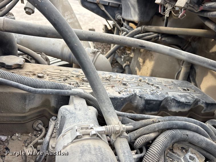 image for item ET7487 1999 Freightliner FL70 oil distributor truck