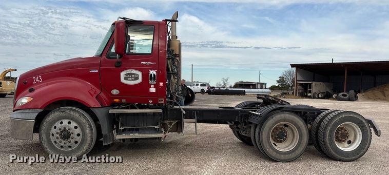 image for item ET7488 2014 International ProStar Plus 122  semi truck