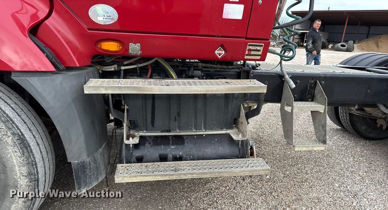 image for item ET7488 2014 International ProStar Plus 122  semi truck