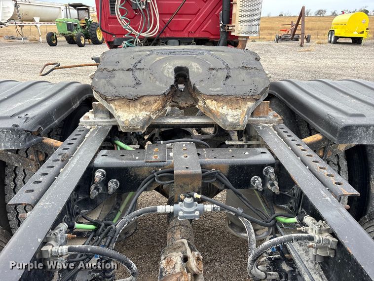 image for item ET7488 2014 International ProStar Plus 122  semi truck