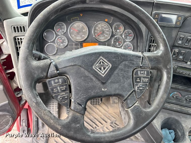 image for item ET7488 2014 International ProStar Plus 122  semi truck