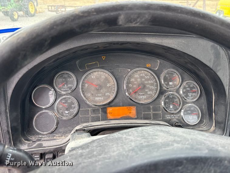 image for item ET7488 2014 International ProStar Plus 122  semi truck