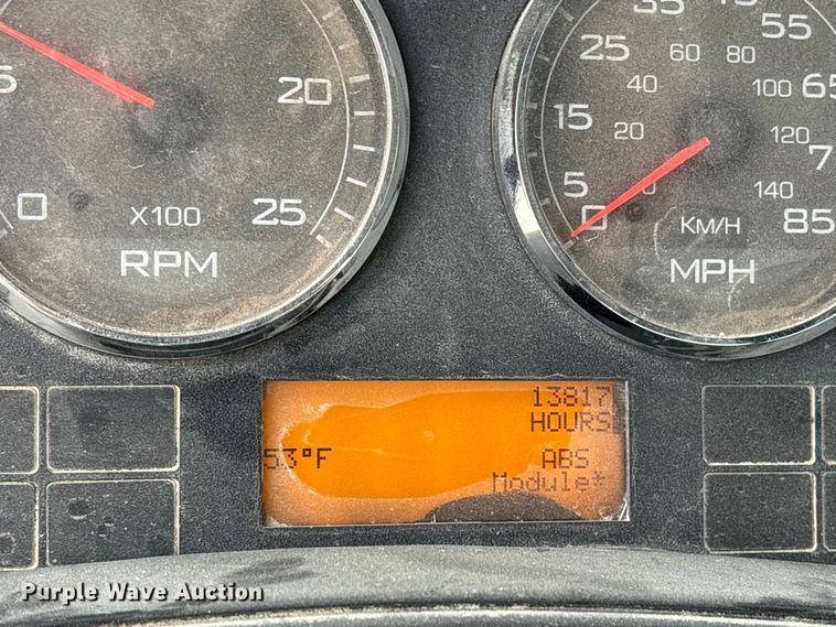 image for item ET7488 2014 International ProStar Plus 122  semi truck