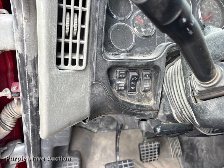 image for item ET7488 2014 International ProStar Plus 122  semi truck