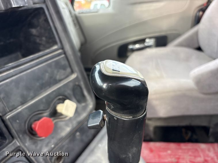 image for item ET7488 2014 International ProStar Plus 122  semi truck