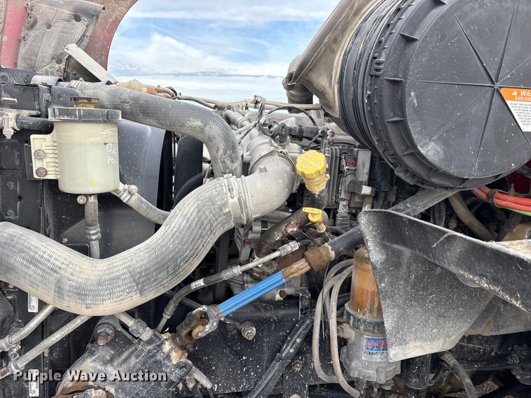 image for item ET7488 2014 International ProStar Plus 122  semi truck