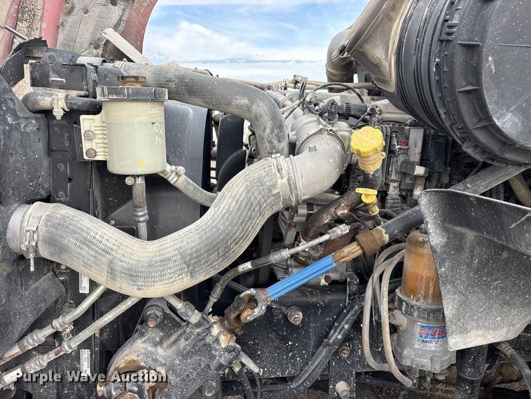 image for item ET7488 2014 International ProStar Plus 122  semi truck