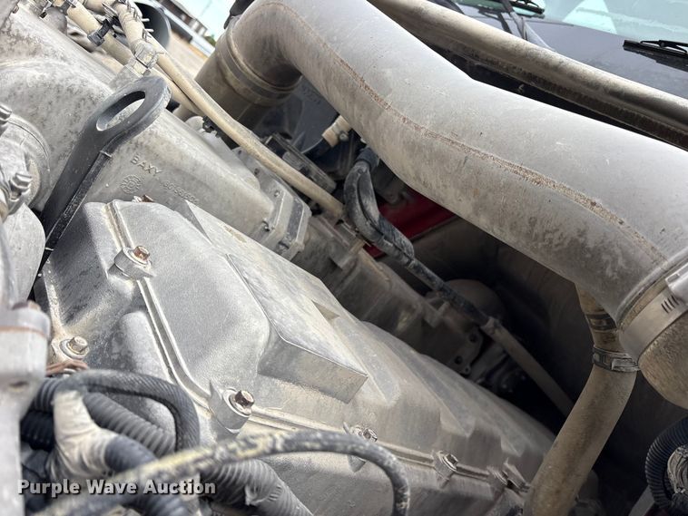 image for item ET7488 2014 International ProStar Plus 122  semi truck