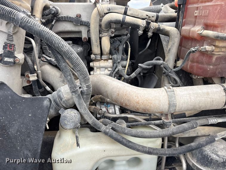 image for item ET7488 2014 International ProStar Plus 122  semi truck