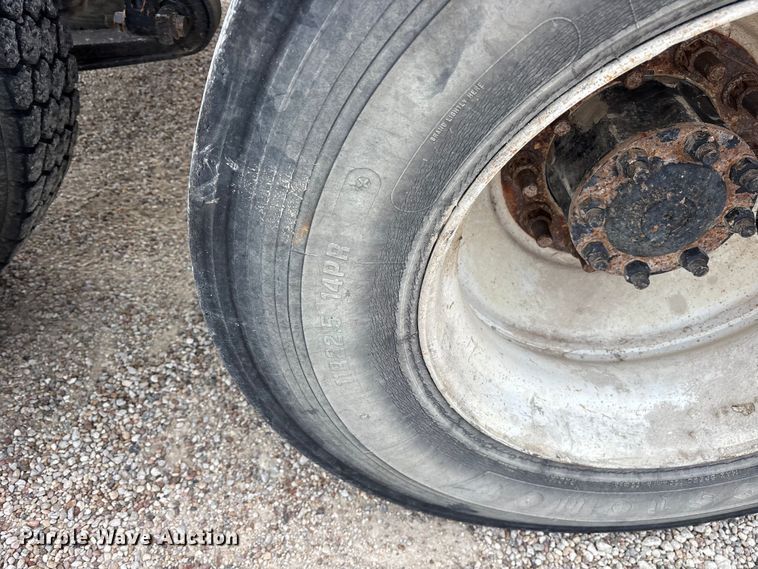 image for item ET7488 2014 International ProStar Plus 122  semi truck