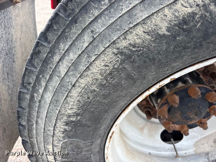 image for item ET7488 2014 International ProStar Plus 122  semi truck