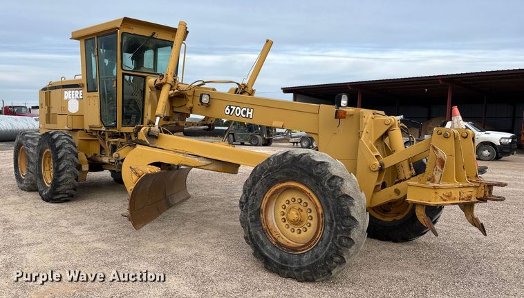 image for item ET7489 1998 John Deere 670CH motor grader