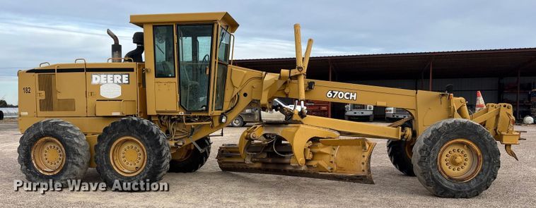 image for item ET7489 1998 John Deere 670CH motor grader