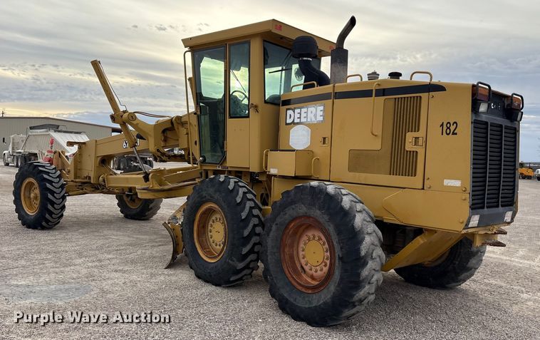 image for item ET7489 1998 John Deere 670CH motor grader