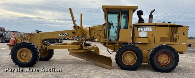 image for item ET7489 1998 John Deere 670CH motor grader