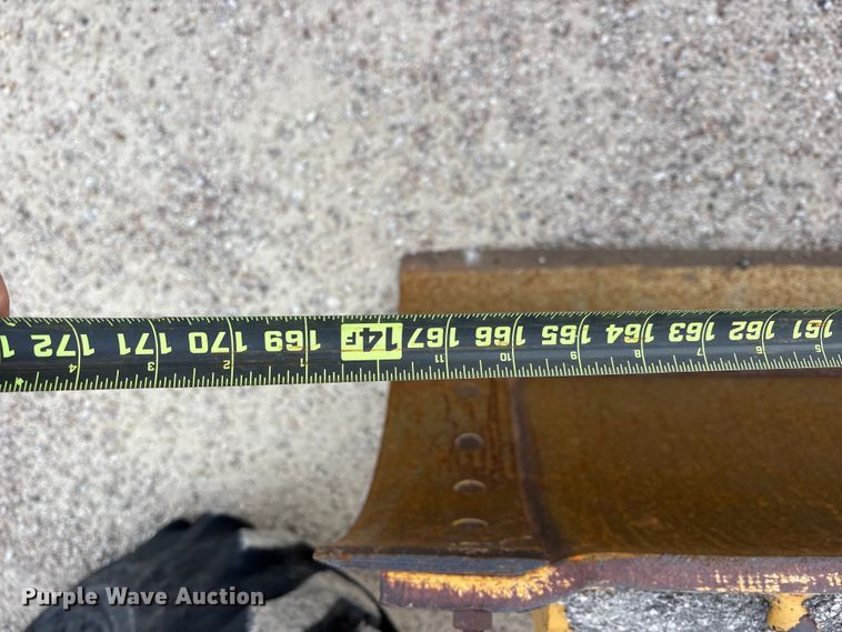 image for item ET7489 1998 John Deere 670CH motor grader