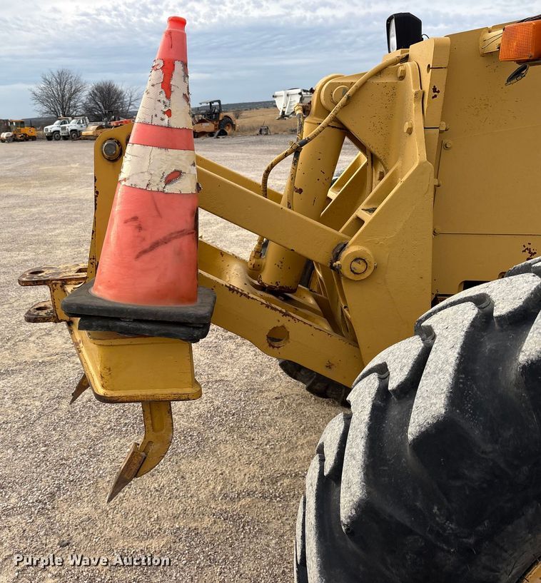 image for item ET7489 1998 John Deere 670CH motor grader