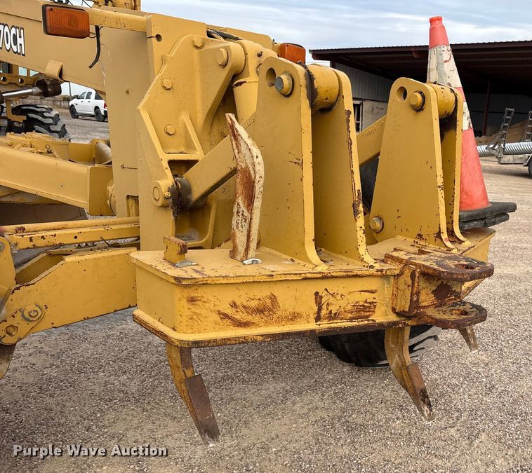 image for item ET7489 1998 John Deere 670CH motor grader