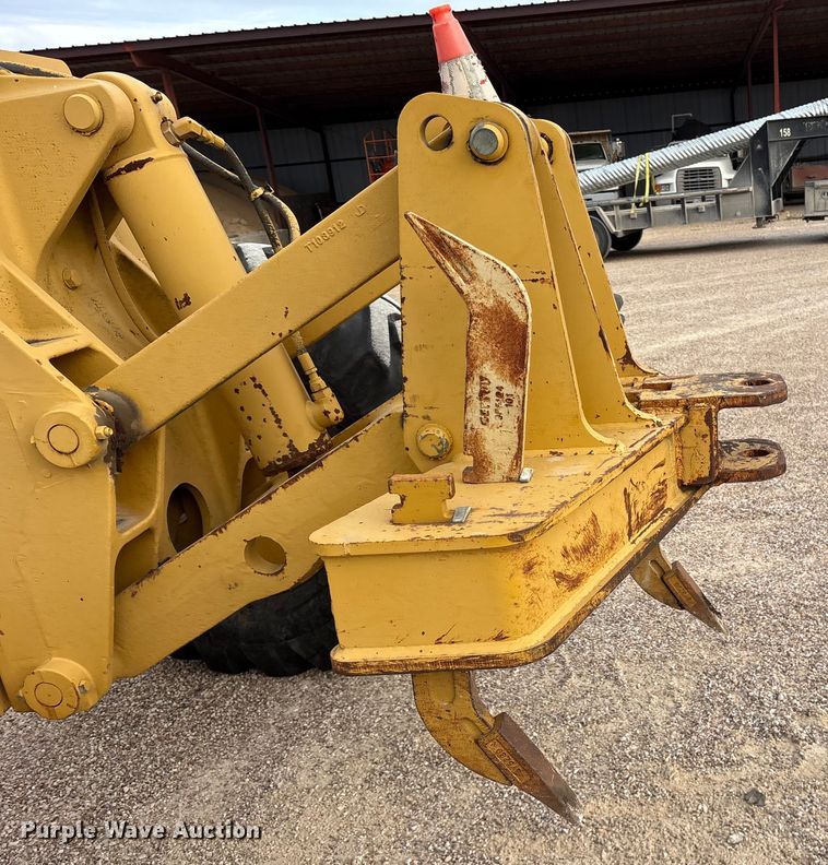 image for item ET7489 1998 John Deere 670CH motor grader