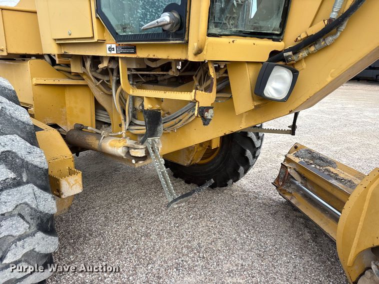 image for item ET7489 1998 John Deere 670CH motor grader