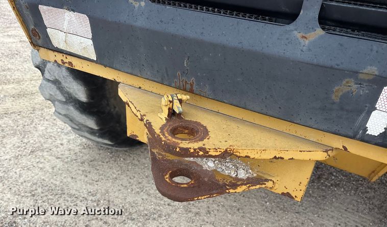 image for item ET7489 1998 John Deere 670CH motor grader