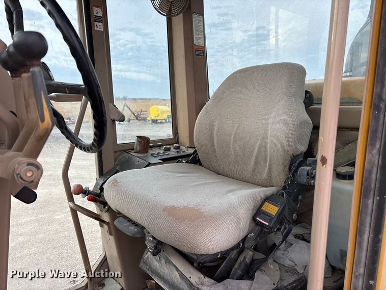 image for item ET7489 1998 John Deere 670CH motor grader