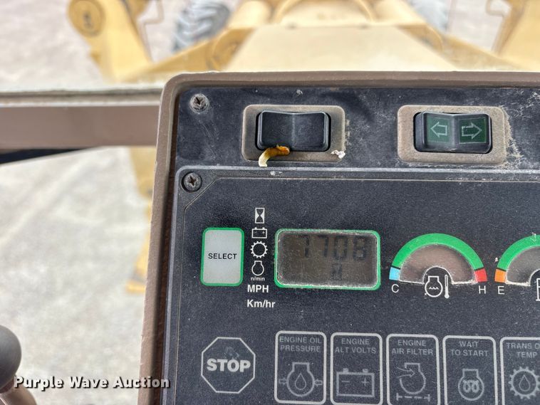 image for item ET7489 1998 John Deere 670CH motor grader