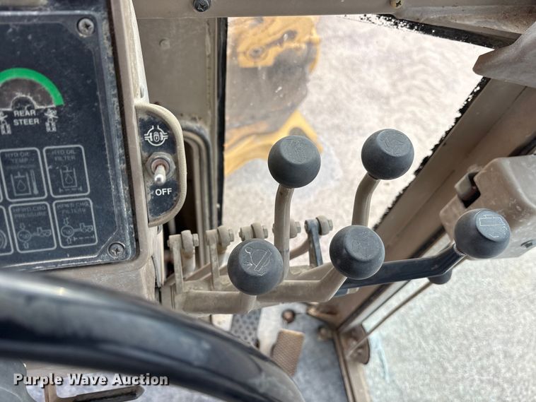 image for item ET7489 1998 John Deere 670CH motor grader