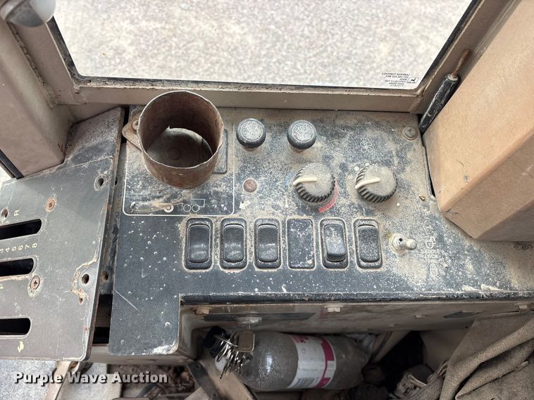 image for item ET7489 1998 John Deere 670CH motor grader