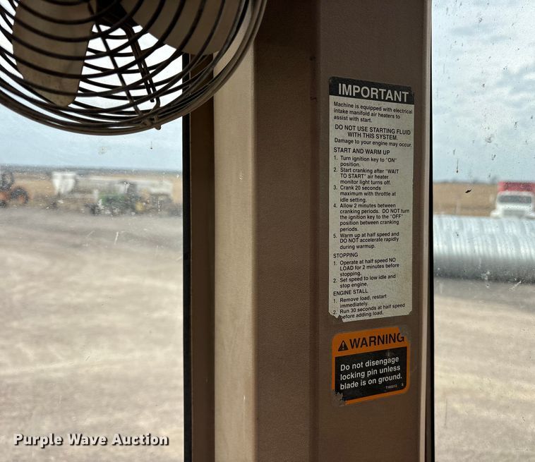 image for item ET7489 1998 John Deere 670CH motor grader