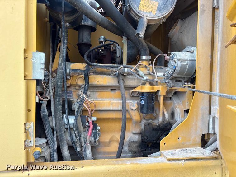 image for item ET7489 1998 John Deere 670CH motor grader