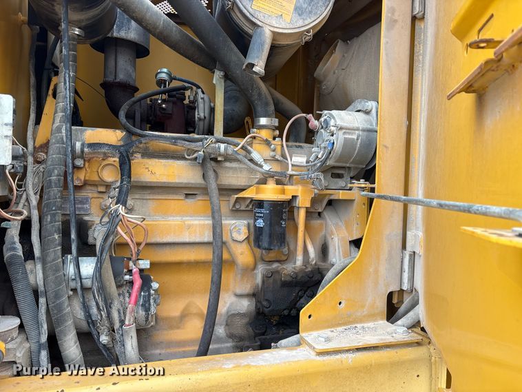 image for item ET7489 1998 John Deere 670CH motor grader