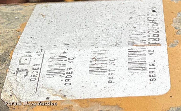 image for item ET7489 1998 John Deere 670CH motor grader